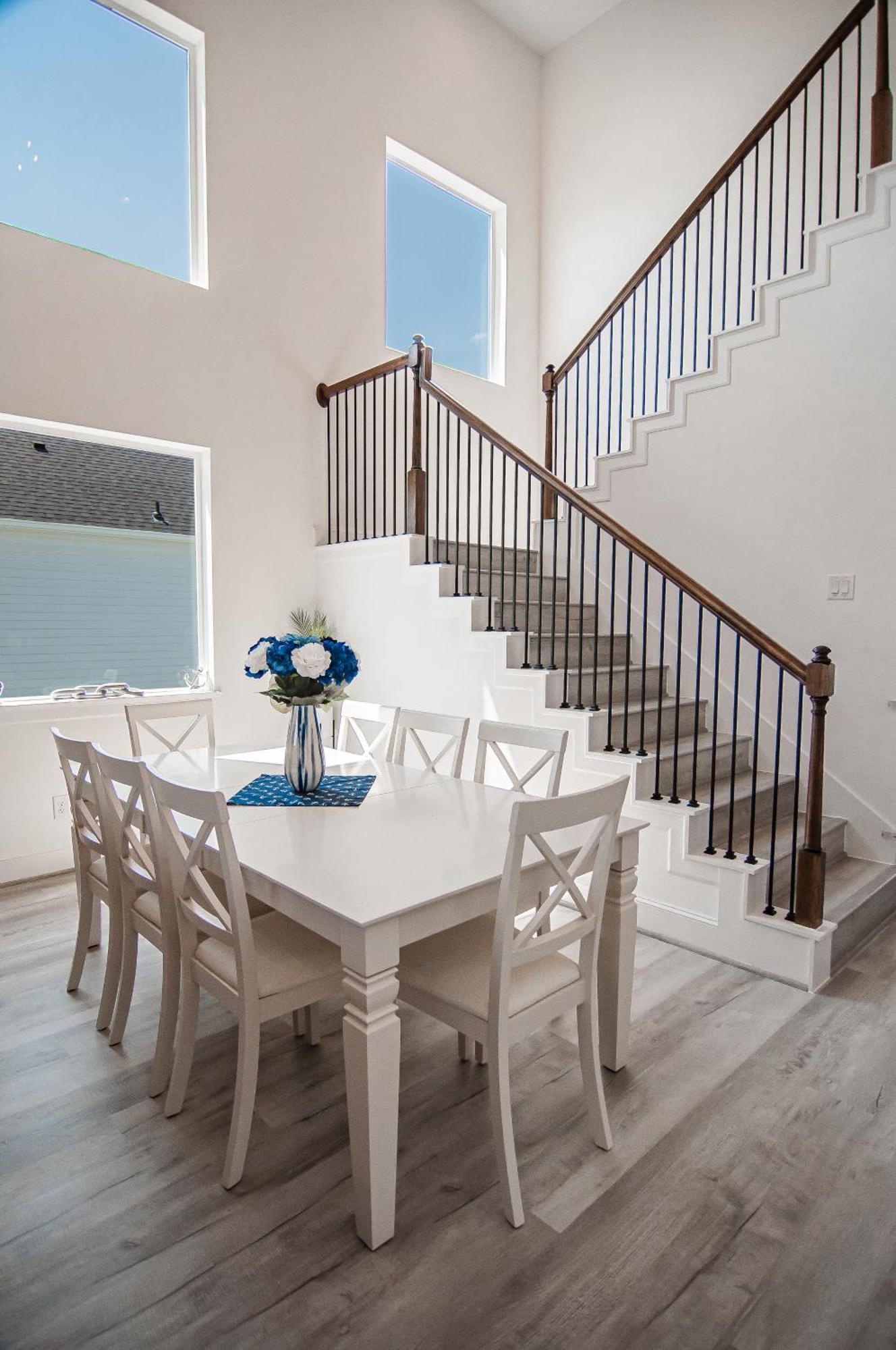 Beach House W Water Views & New Pool Holiday home